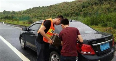 芷江永福道路救援